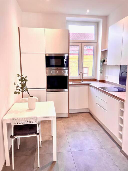 Brand New Spacious & Stylish Aptmt In City-Centre Viena Exterior foto